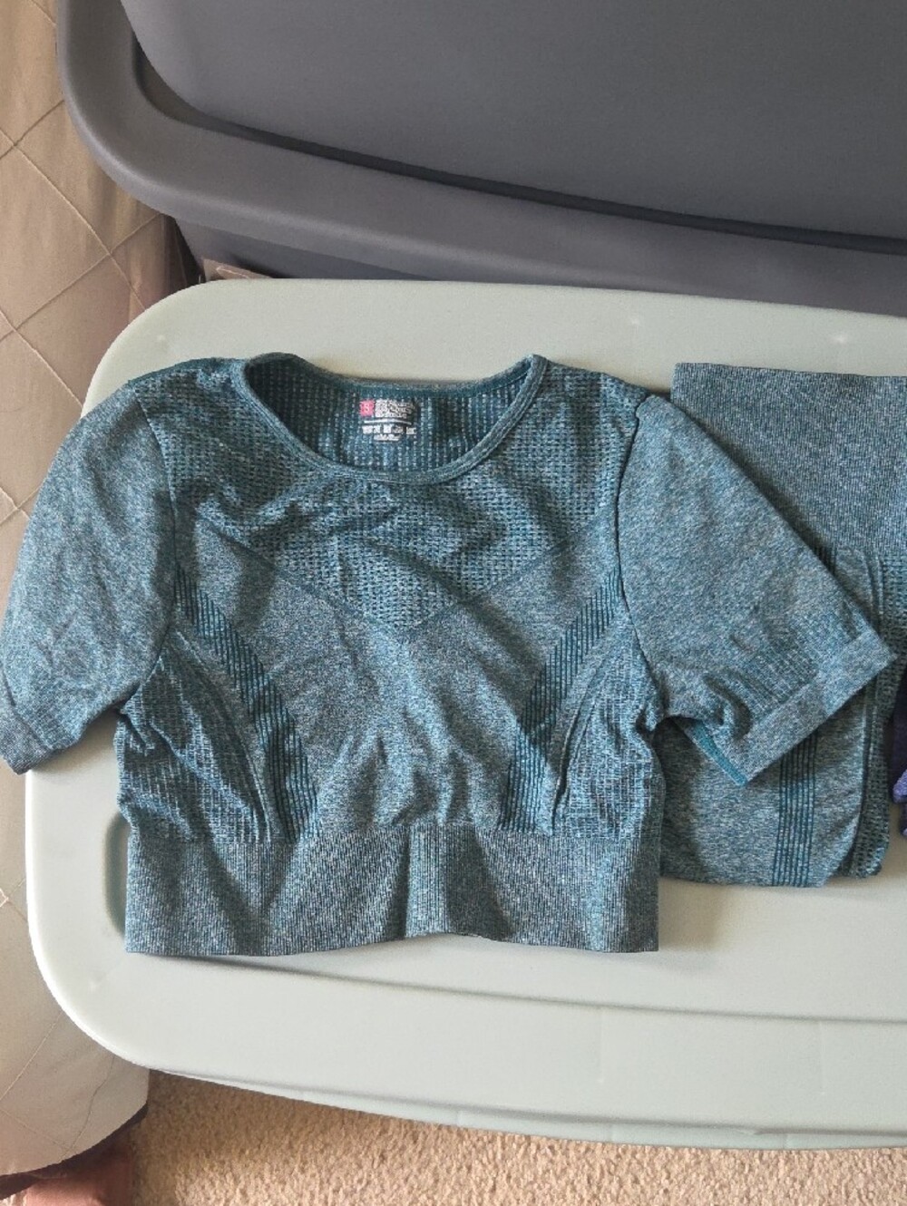 Seamless Workout Set - Teal Top & Lavender Leggings - Picture 3 of 7